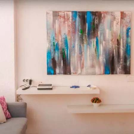 Aura In Renovated With Air Condition