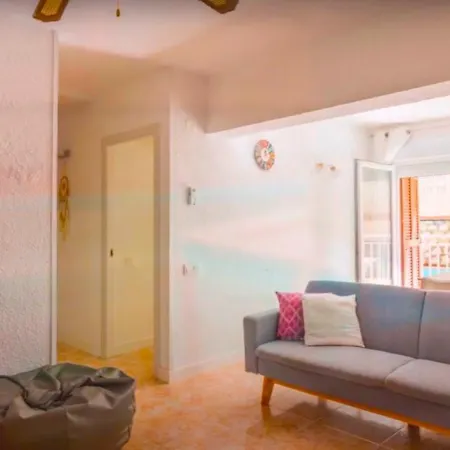 Aura In Renovated With Air Condition Apartment
