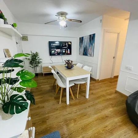 Aura In Renovated With Air Condition Apartment Salou