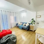 Aura In Renovated With Air Condition Apartment