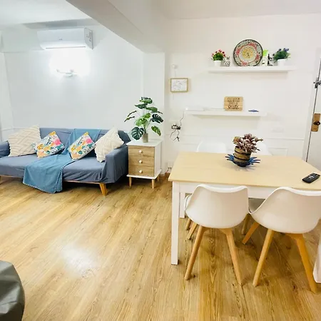 Apartment Aura In Renovated With Air Condition