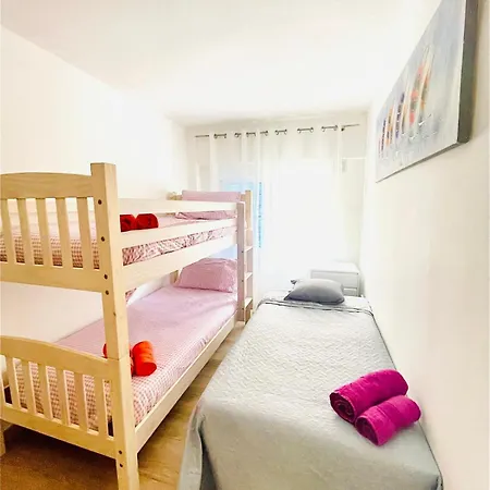 Aura In Renovated With Air Condition Lejlighed *