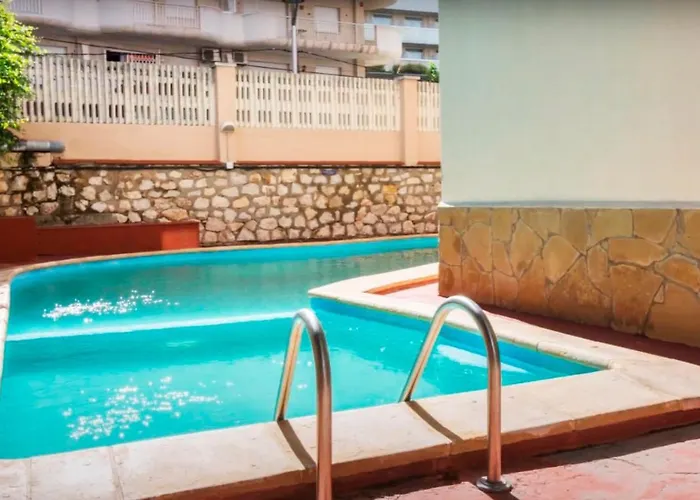Aura In Renovated With Air Condition