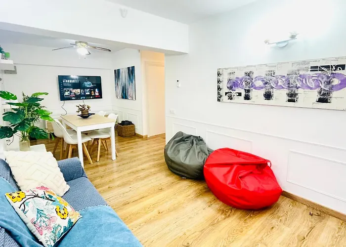 Aura In Renovated With Air Condition *