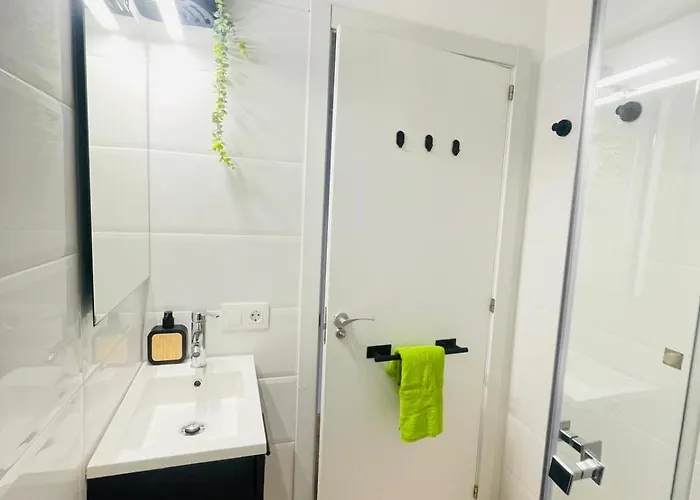 Aura In Renovated With Air Condition 公寓 *