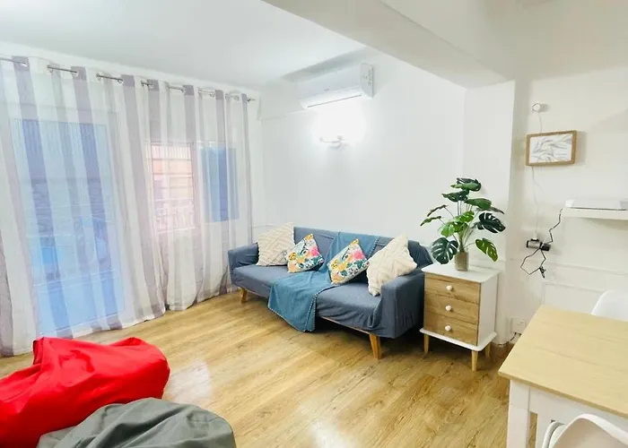 Aura In Renovated With Air Condition 公寓